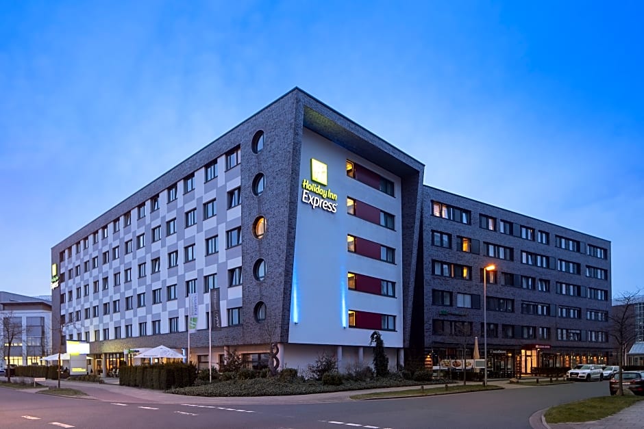 Holiday Inn Express Bremen Airport Deutschland Preise Ab Eur63