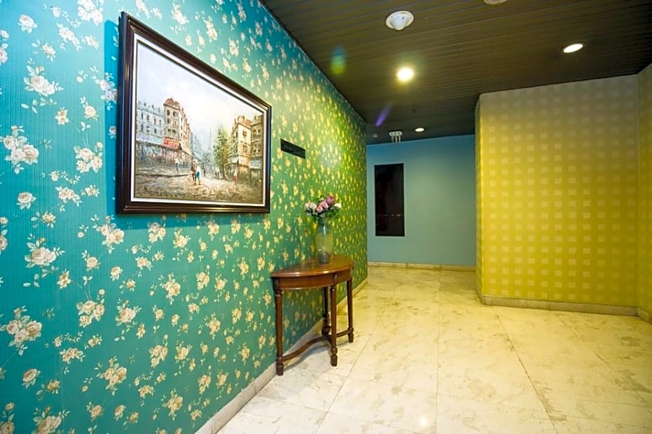 Alpine Hotel Jakarta Indonesia Rates From Usd33