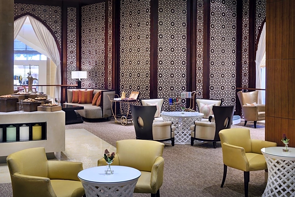 Ресторан gunaydin дубай молл. Dubai mall кафе. Дубай молл кафе. Dubai marina ресторан. Дубай молл кафе.