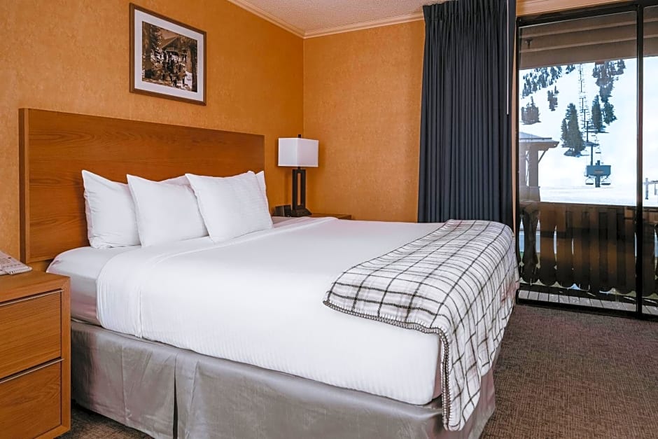 Mammoth mountain inn outlet