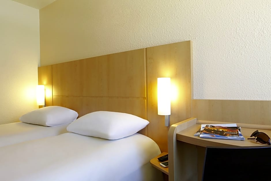 ibis marseille centre vieux port france rates from eur56