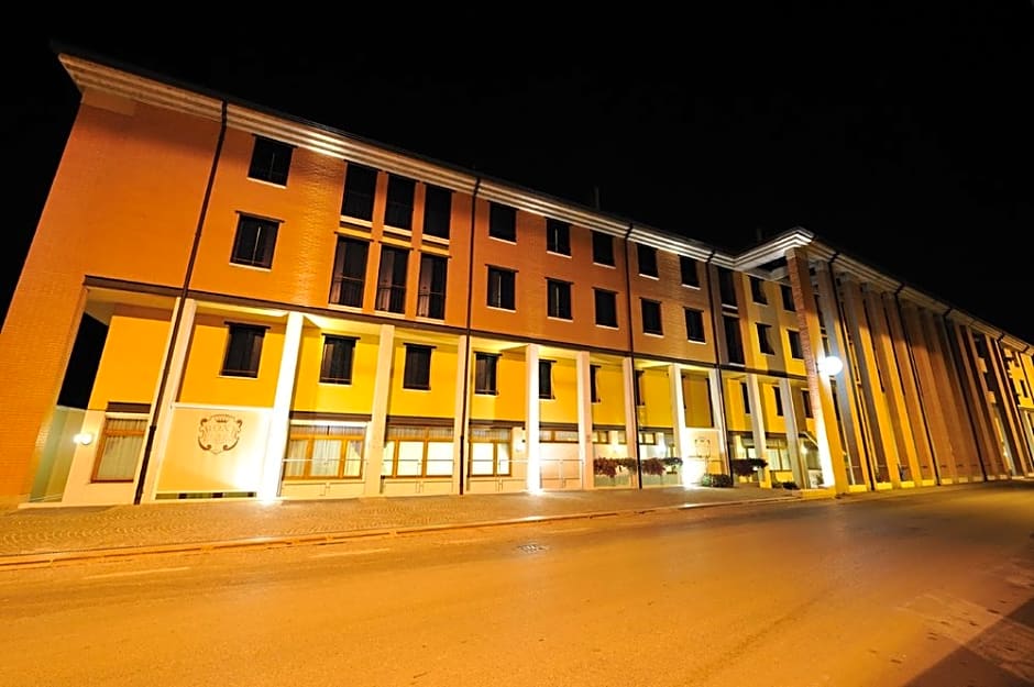 Hotel Roxy Plaza Soave Italy Rates From Eur53