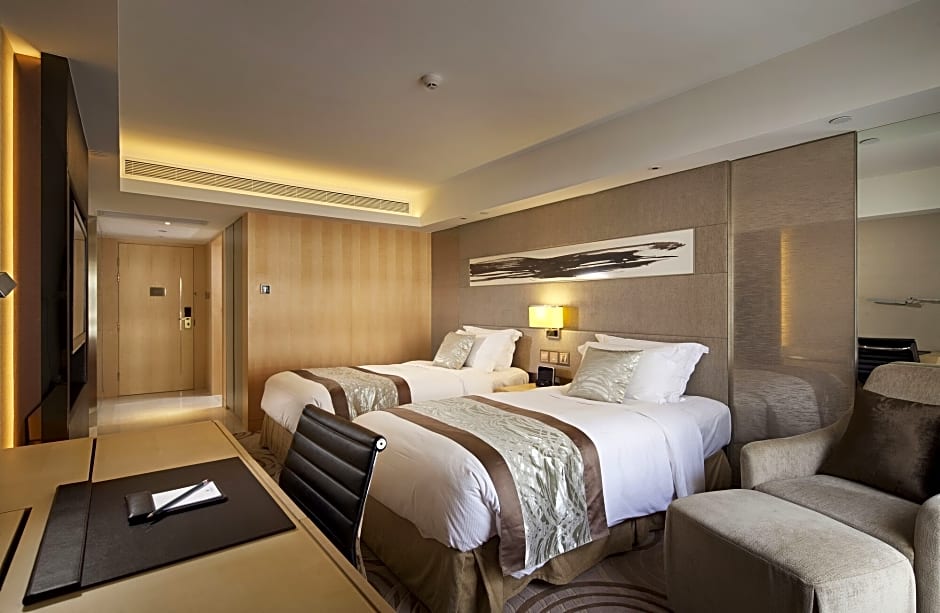 Royal online garden hotel