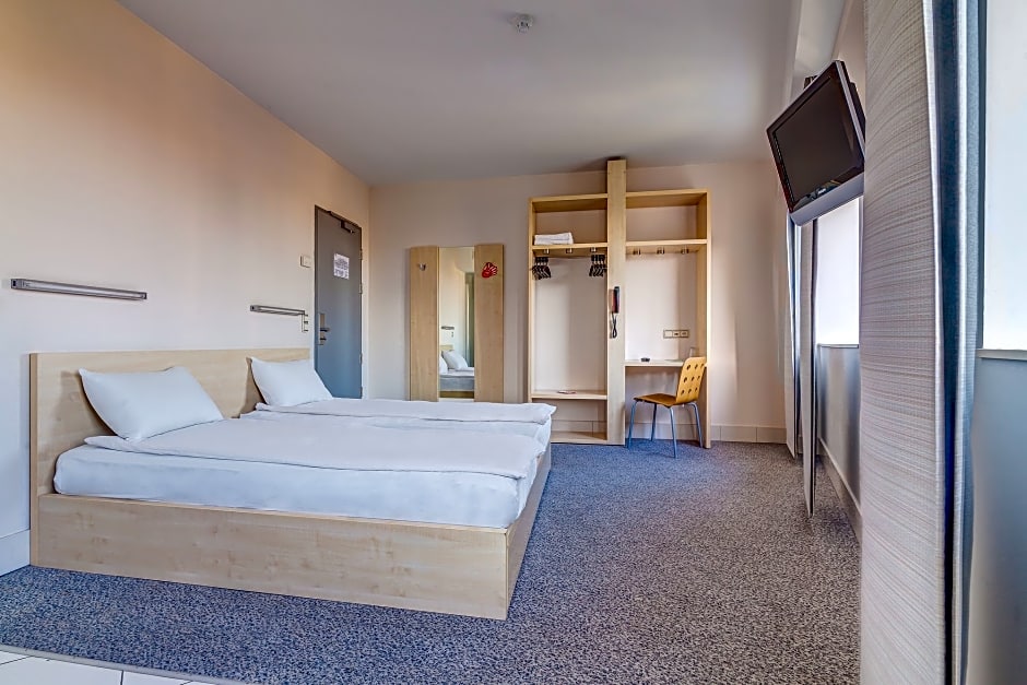 Hello Hotels Gara De Nord Bucharest Romania Contact Us