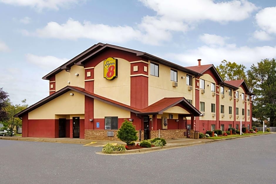 super-8-by-wyndham-richmond-airport-va-henrico-rates-from-usd45