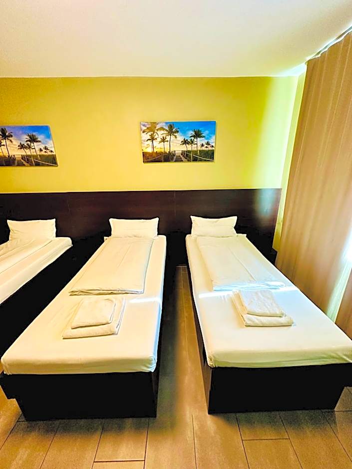Screenshot or Official Image for h-rzn.com - Hotel City Star, Frankfurt, Germany. Rates from EUR44