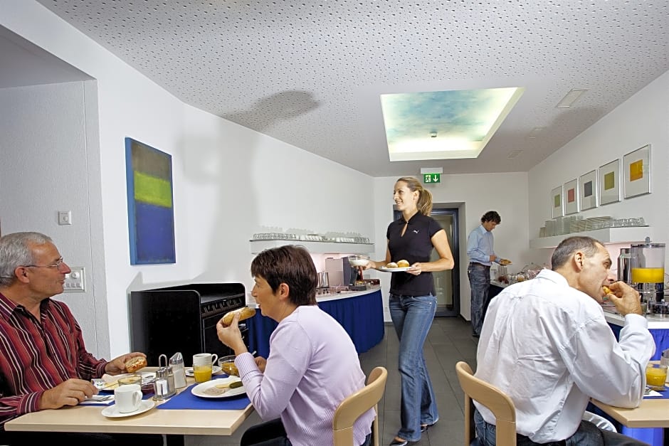 Bristol Hotel Zurich Switzerland Rates From Chf98 - 